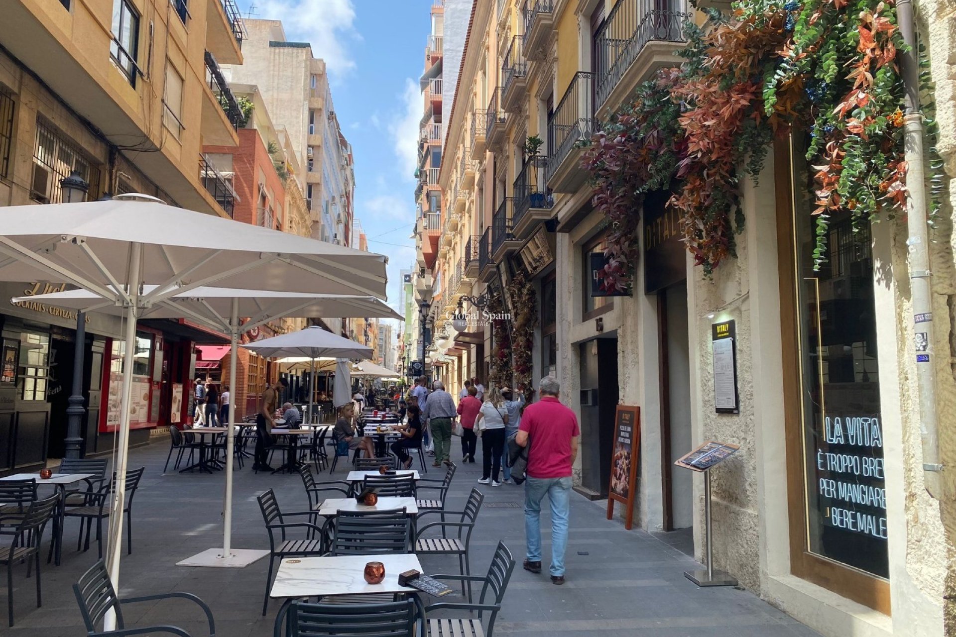 Resale - Apartment - Flat -
ALICANTE - Centro