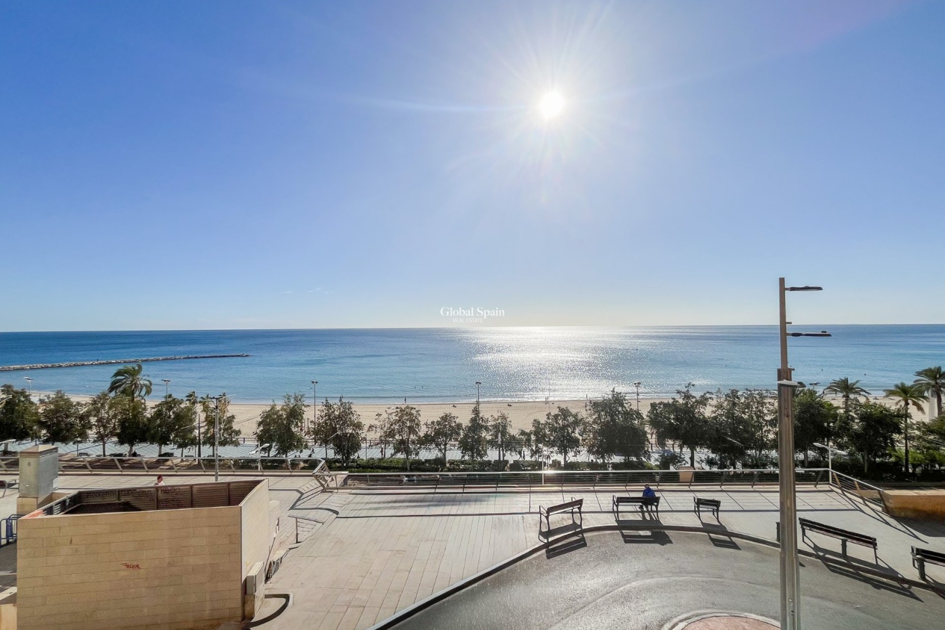 Resale - Apartment - Flat -
ALICANTE - Centro