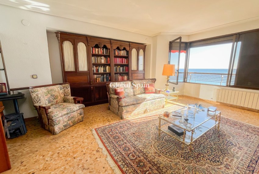 Resale - Apartment - Flat -
ALICANTE - Centro