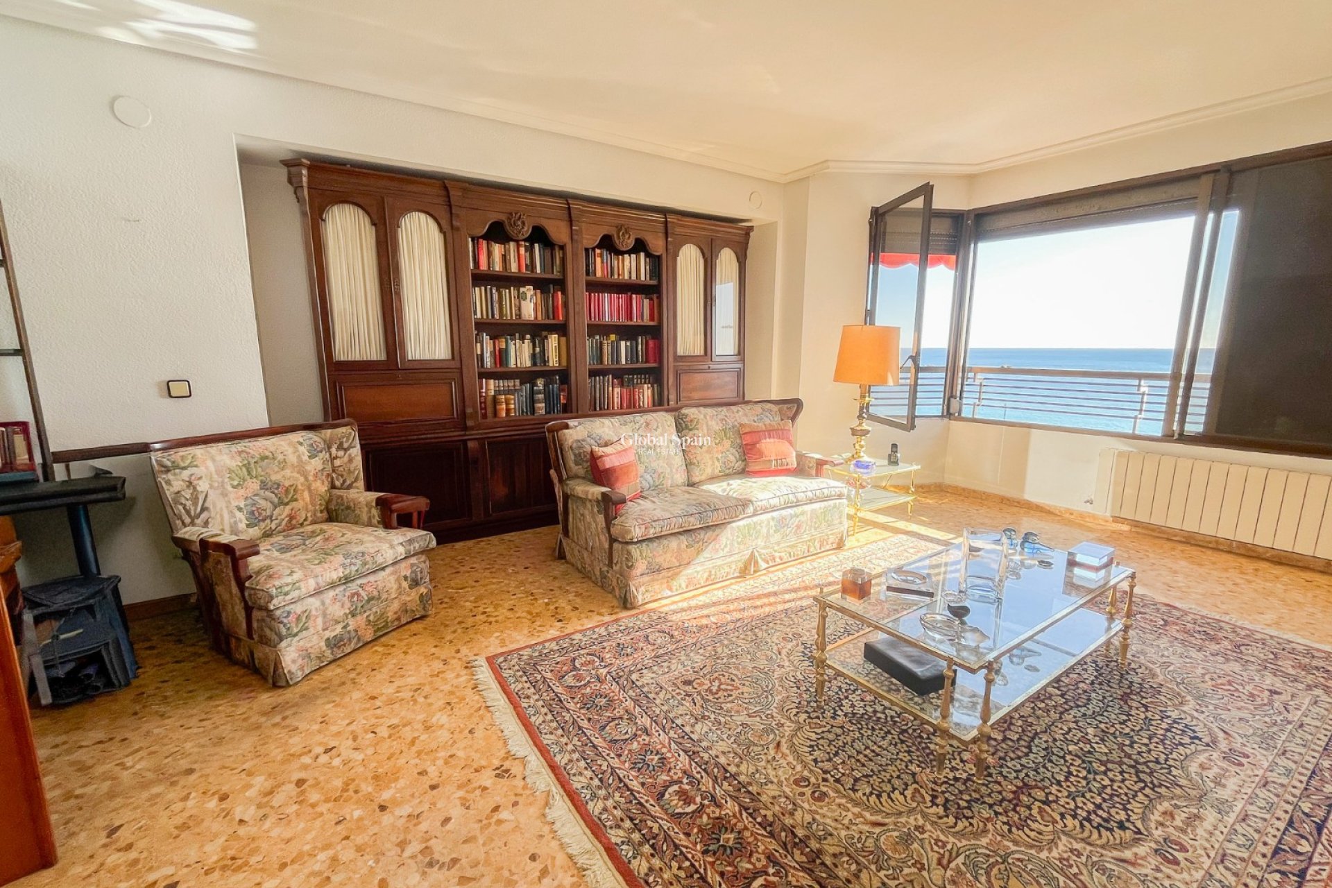 Resale - Apartment - Flat -
ALICANTE - Centro