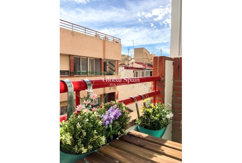 Resale - Apartment - Flat -
ALICANTE - Mercado