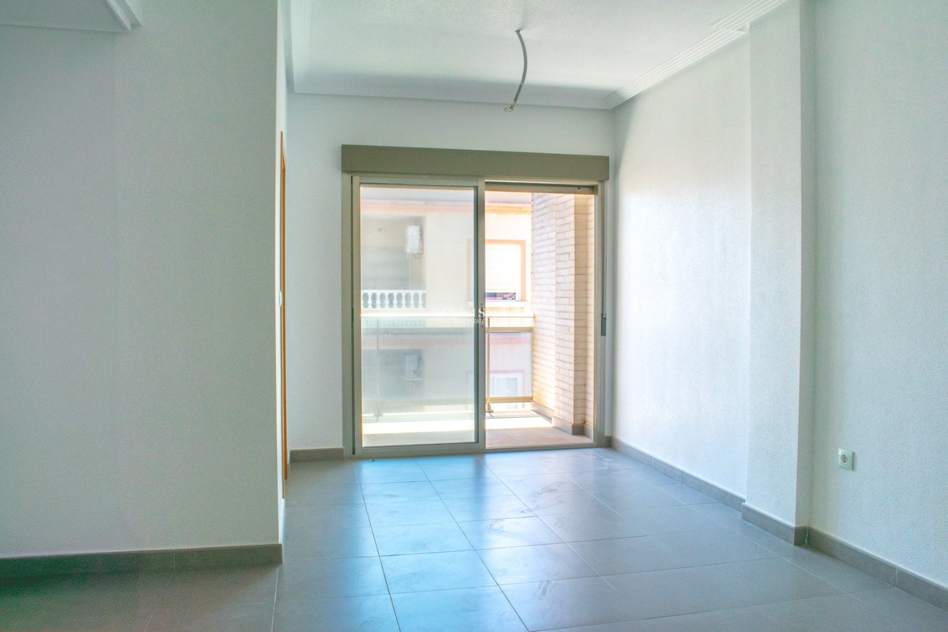 Resale - Apartment - Flat -
GUARDAMAR DEL SEGURA