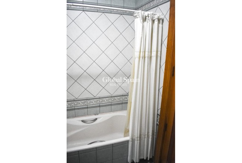 Resale - Apartment - Flat -
TORREVIEJA - Torrevieja Centro