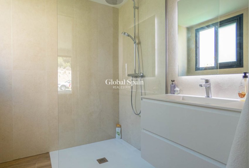 Resale - APARTMENT -
FONT DEL LLOP - Font del Llop