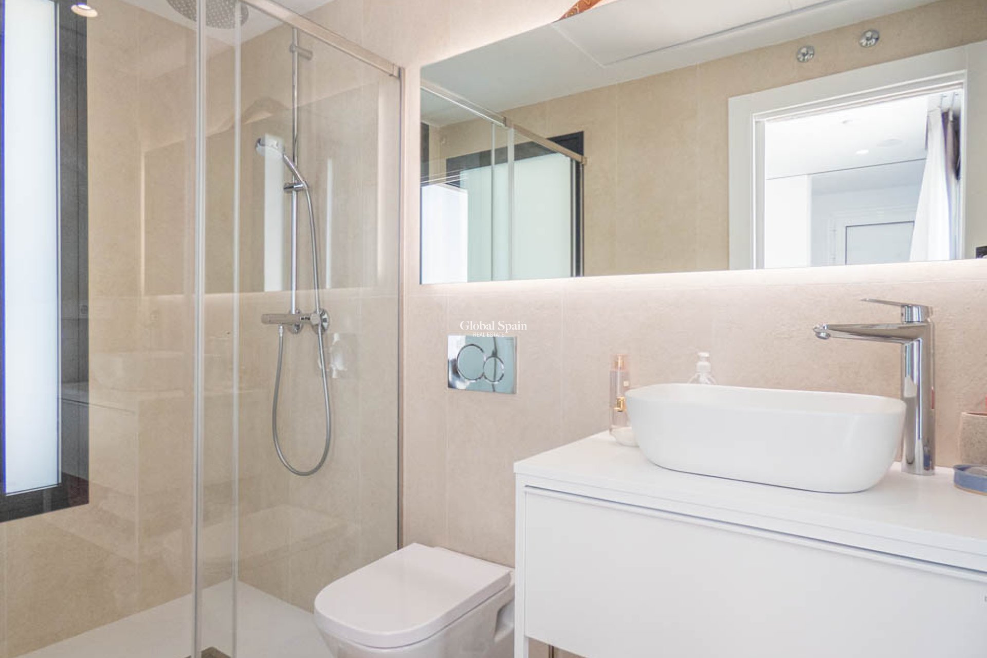 Resale - APARTMENT -
FONT DEL LLOP - Font del Llop