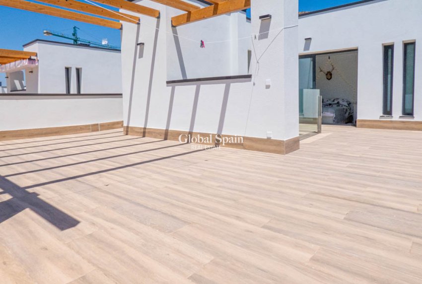 Resale - APARTMENT -
FONT DEL LLOP - Font del Llop