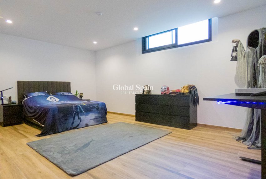 Resale - APARTMENT -
FONT DEL LLOP - Font del Llop