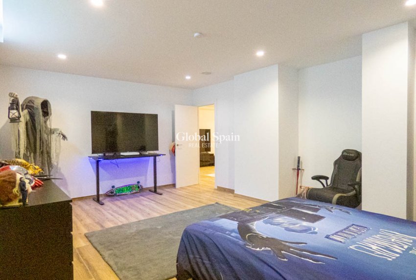 Resale - APARTMENT -
FONT DEL LLOP - Font del Llop