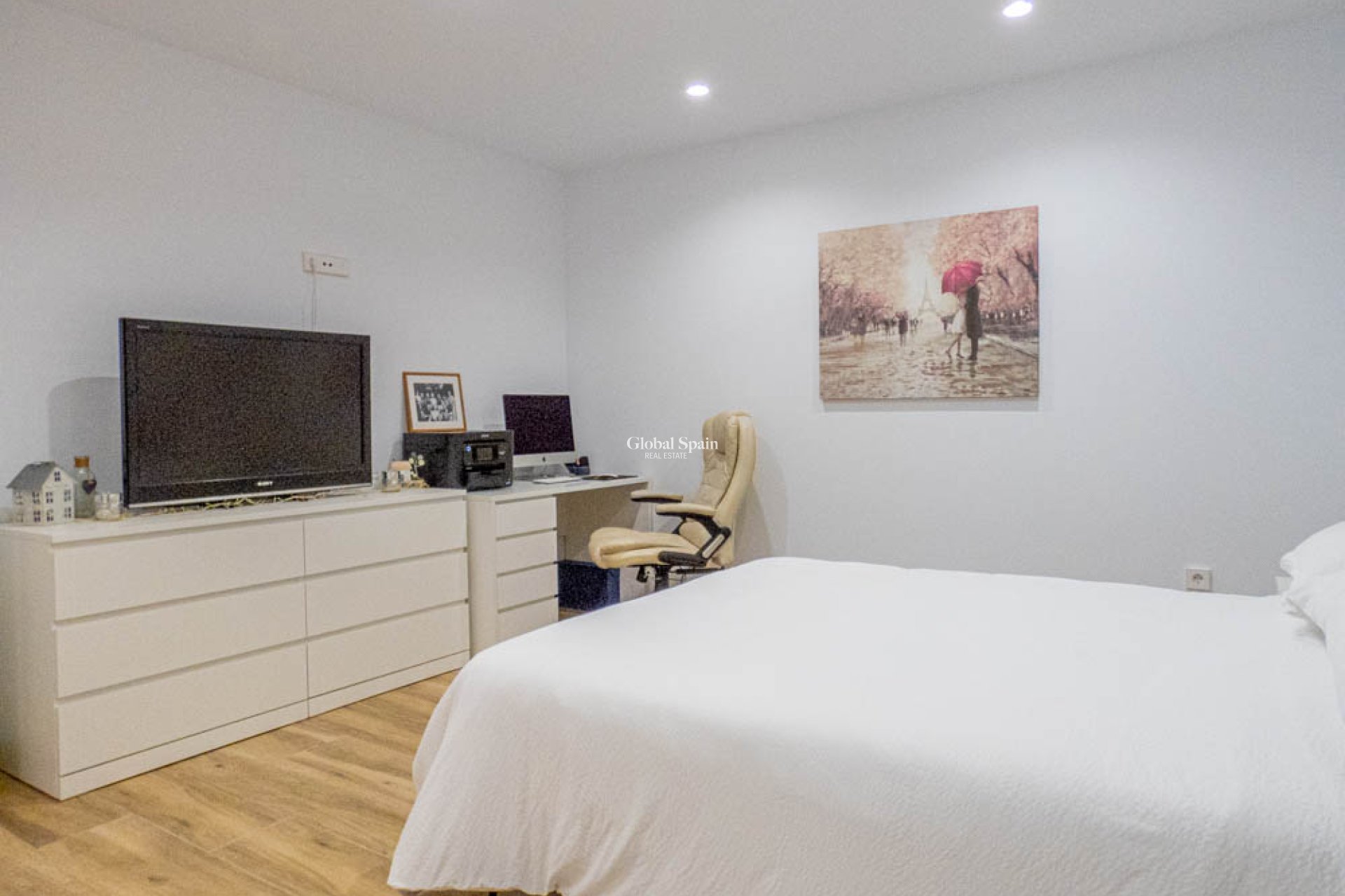 Resale - APARTMENT -
FONT DEL LLOP - Font del Llop