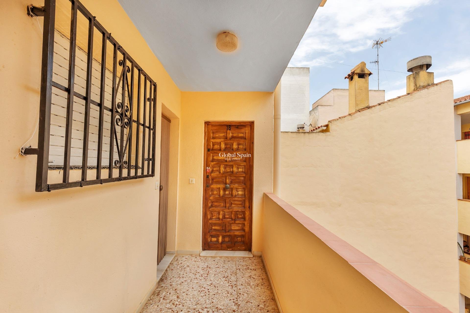 Resale - APARTMENT -
GUARDAMAR DEL SEGURA - Centro
