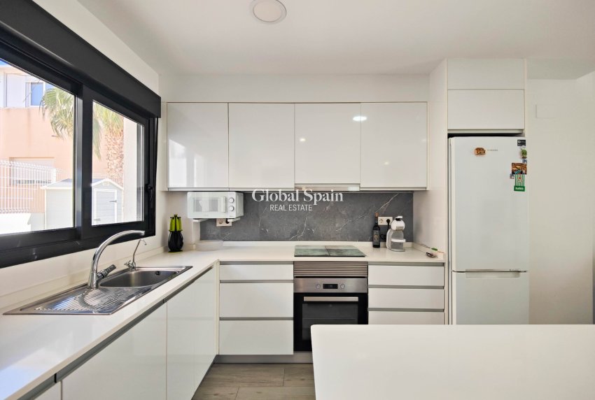 Resale - APARTMENT -
GUARDAMAR DEL SEGURA - Costa Blanca