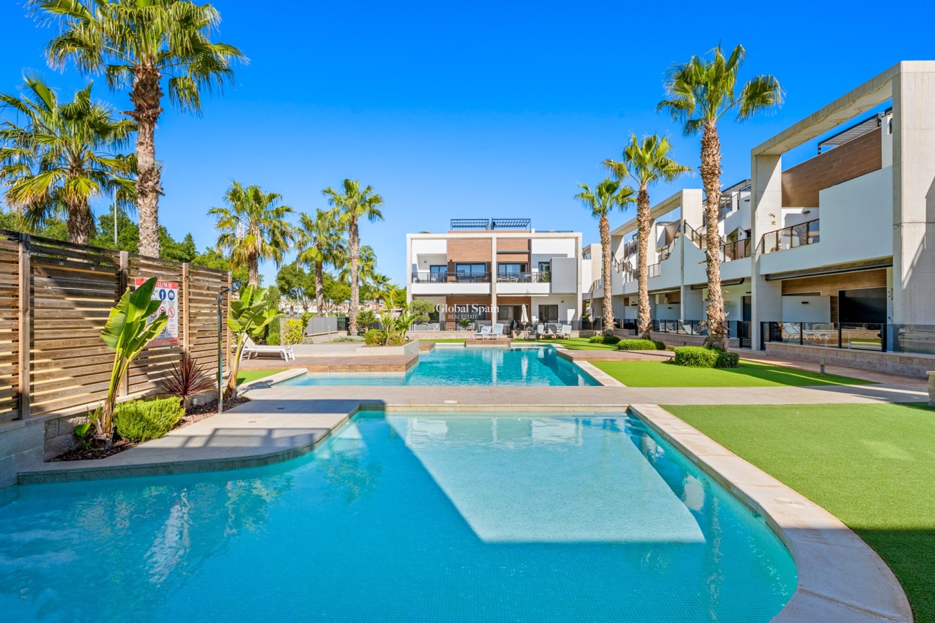 Resale - APARTMENT -
GUARDAMAR DEL SEGURA - Costa Blanca