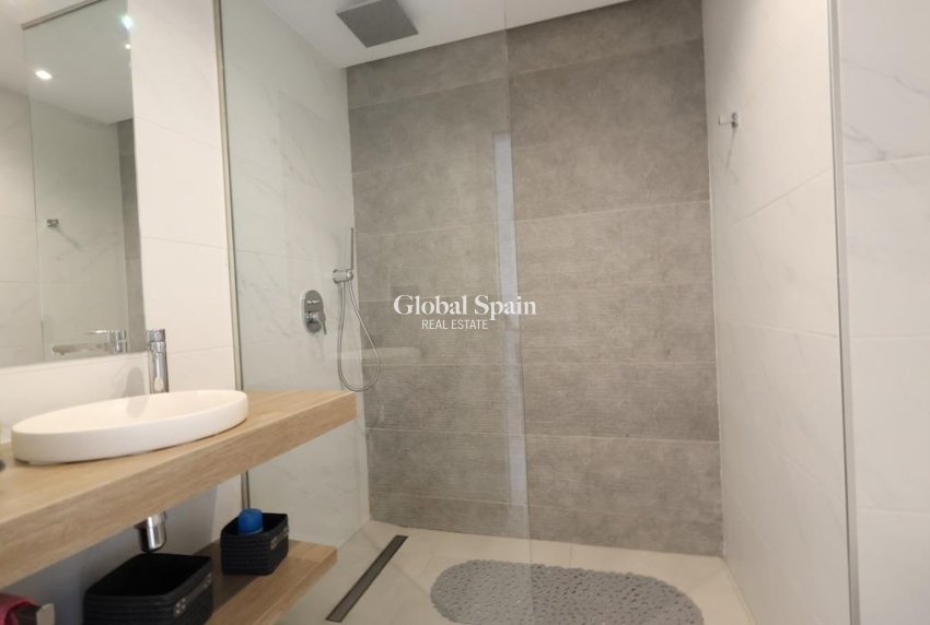 Resale - APARTMENT -
GUARDAMAR DEL SEGURA - Costa Blanca
