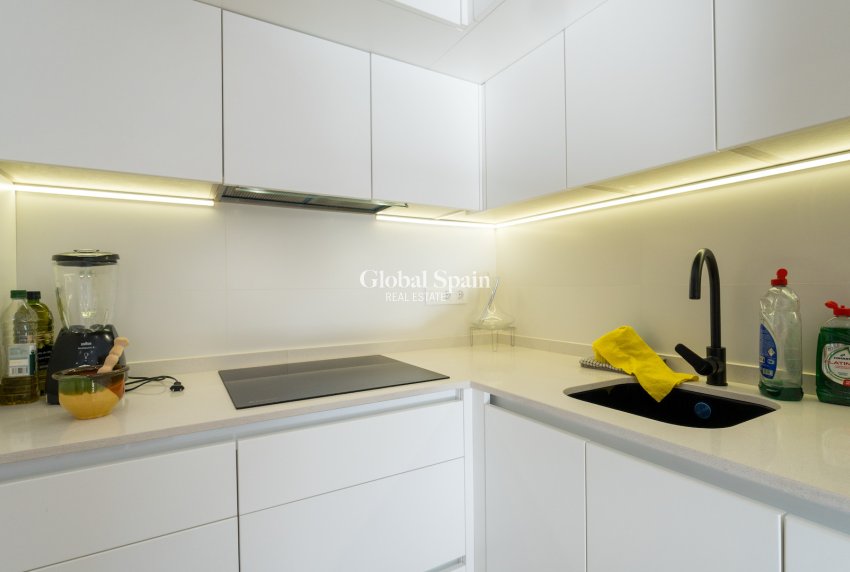 Resale - APARTMENT -
GUARDAMAR DEL SEGURA - El Raso