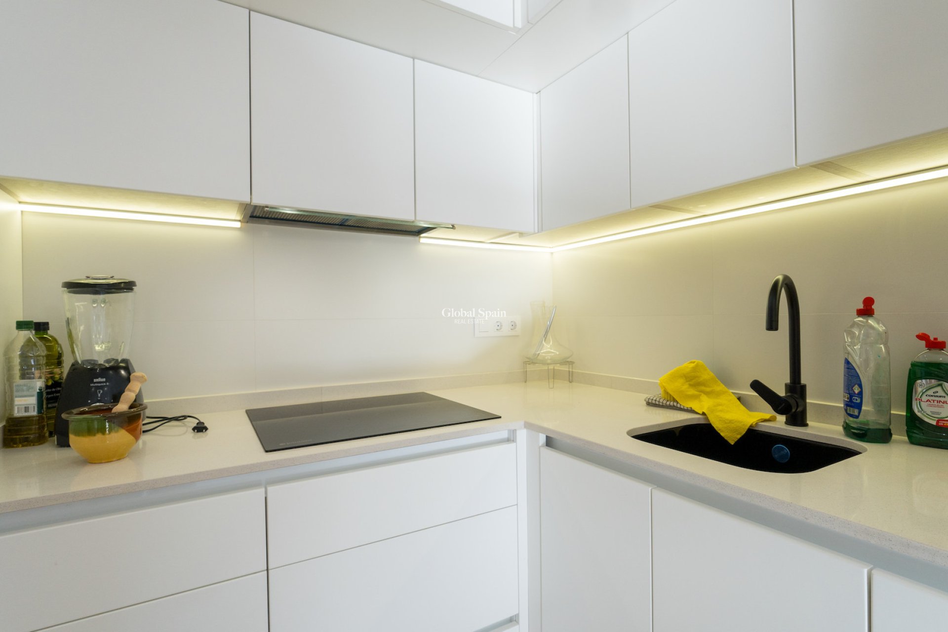 Resale - APARTMENT -
GUARDAMAR DEL SEGURA - El Raso