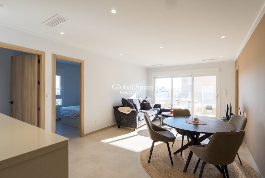 Resale - APARTMENT -
GUARDAMAR DEL SEGURA - El Raso