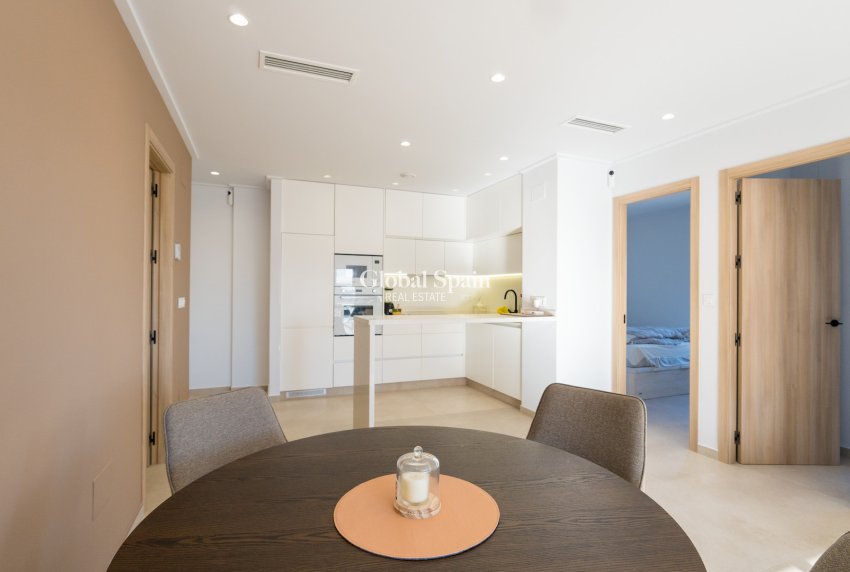 Resale - APARTMENT -
GUARDAMAR DEL SEGURA - El Raso