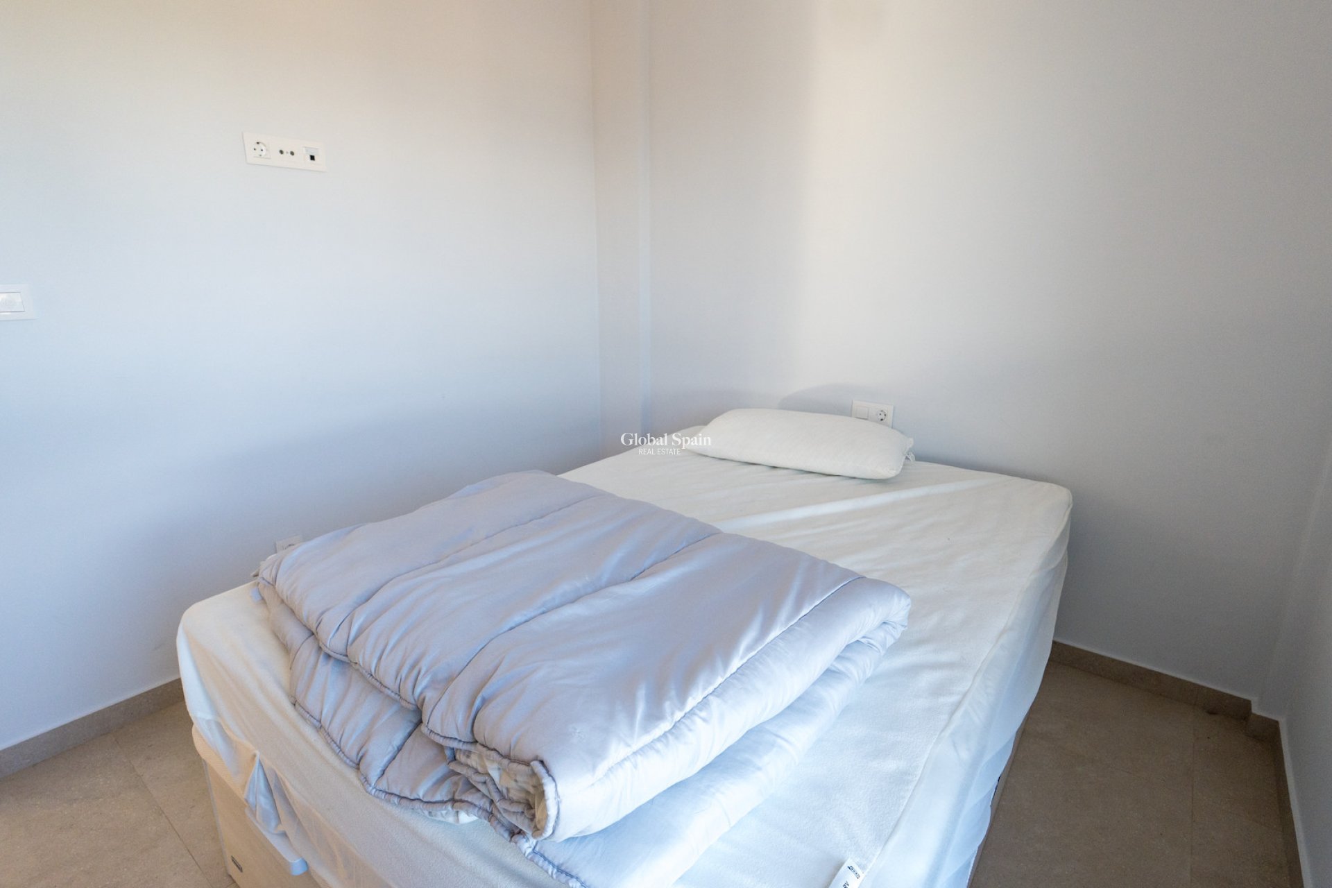 Resale - APARTMENT -
GUARDAMAR DEL SEGURA - El Raso