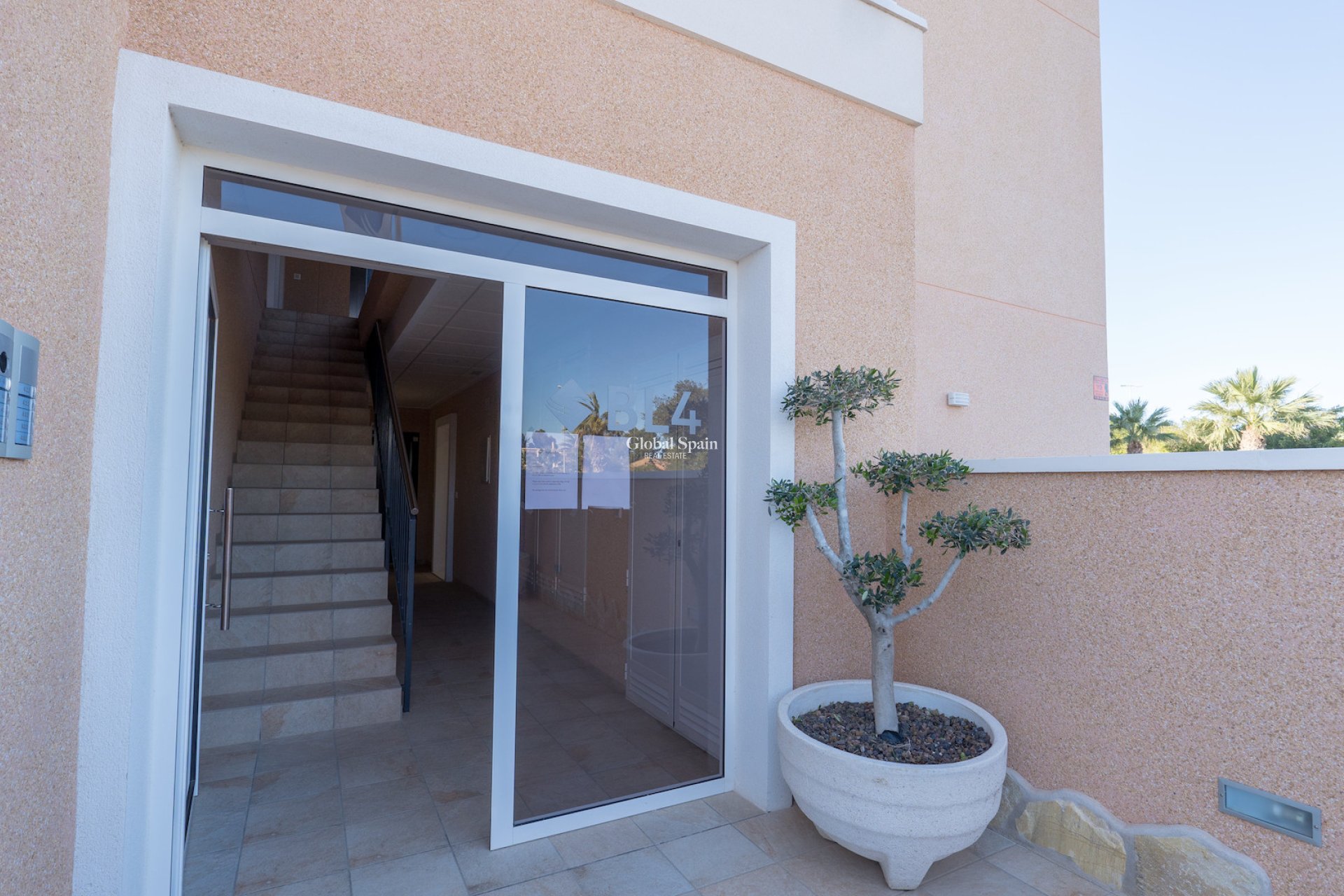 Resale - APARTMENT -
GUARDAMAR DEL SEGURA - El Raso