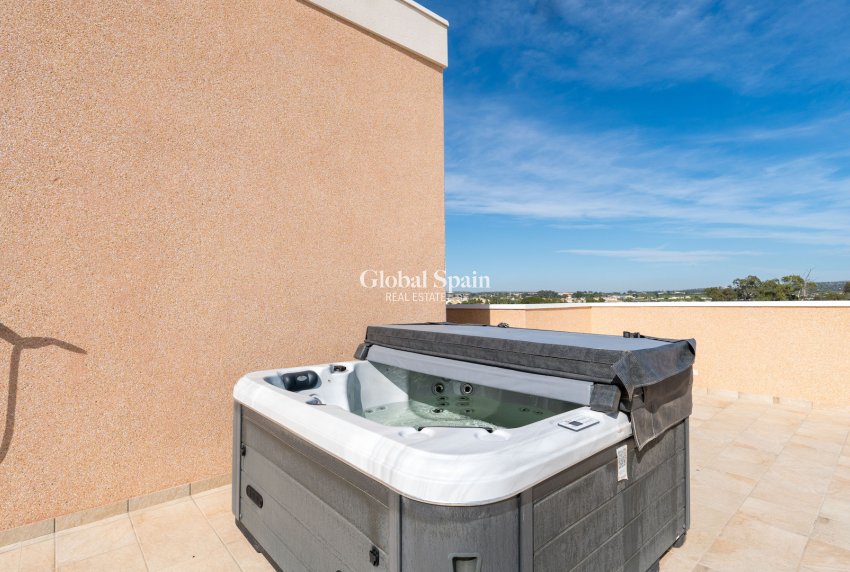 Resale - APARTMENT -
GUARDAMAR DEL SEGURA - El Raso