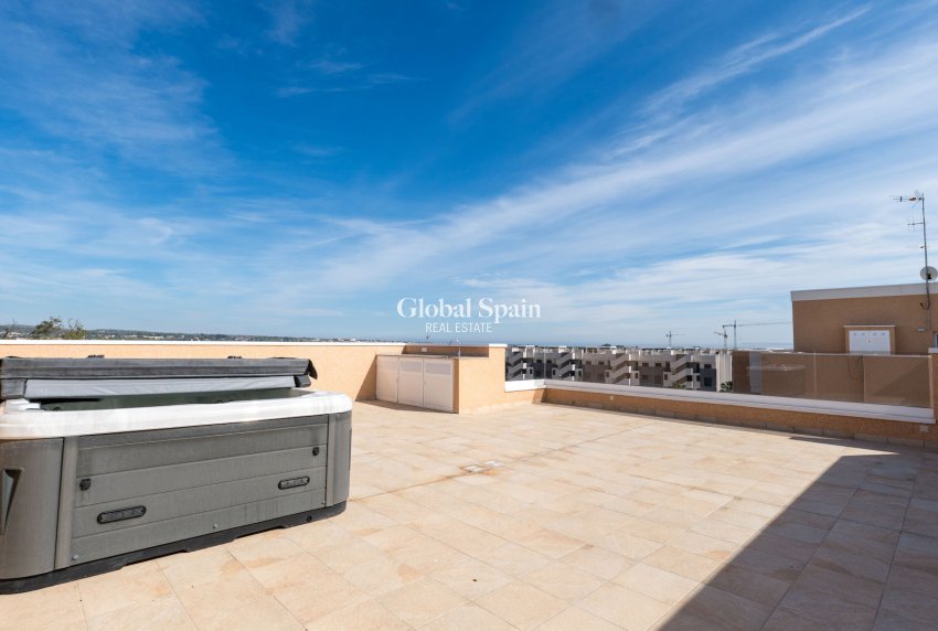 Resale - APARTMENT -
GUARDAMAR DEL SEGURA - El Raso