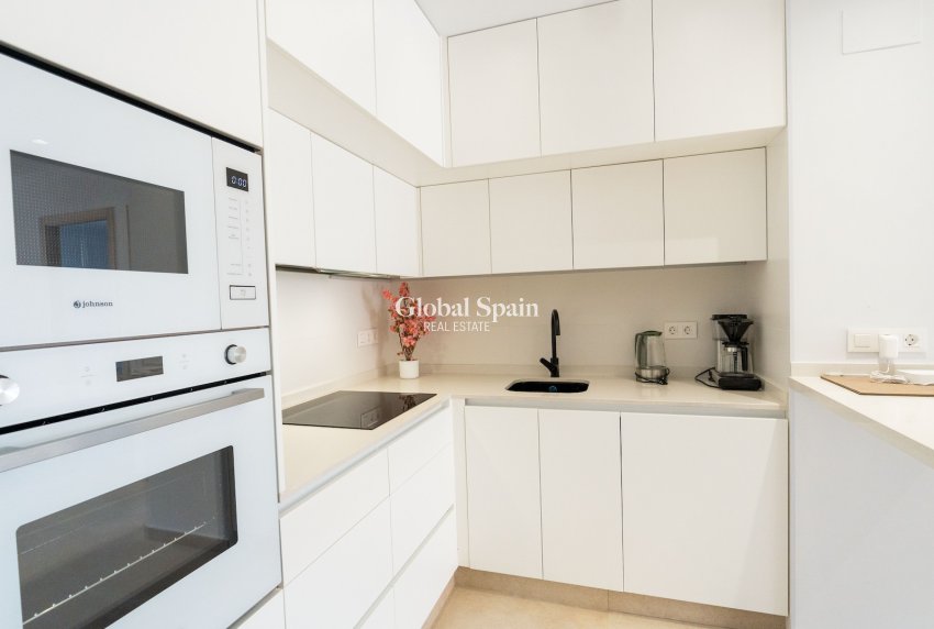 Resale - APARTMENT -
GUARDAMAR DEL SEGURA - El Raso