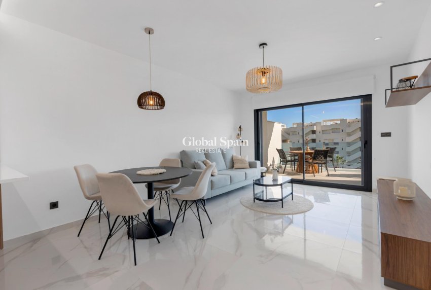 Resale - APARTMENT -
GUARDAMAR DEL SEGURA - EL RASO