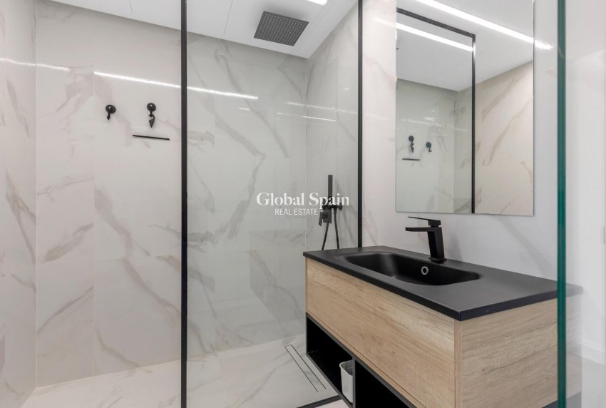 Resale - APARTMENT -
GUARDAMAR DEL SEGURA - EL RASO