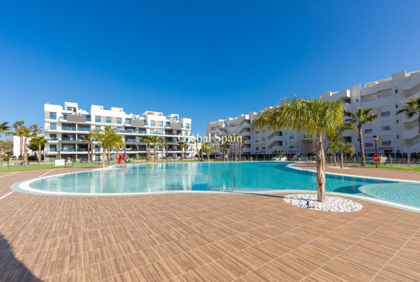 Resale - APARTMENT -
GUARDAMAR DEL SEGURA - EL RASO