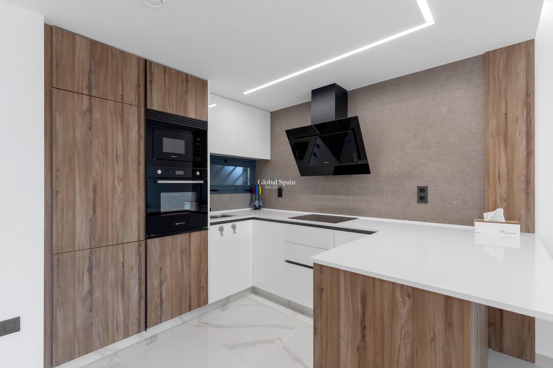 Resale - APARTMENT -
GUARDAMAR DEL SEGURA - EL RASO