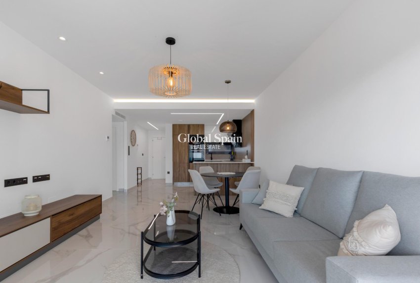 Resale - APARTMENT -
GUARDAMAR DEL SEGURA - EL RASO