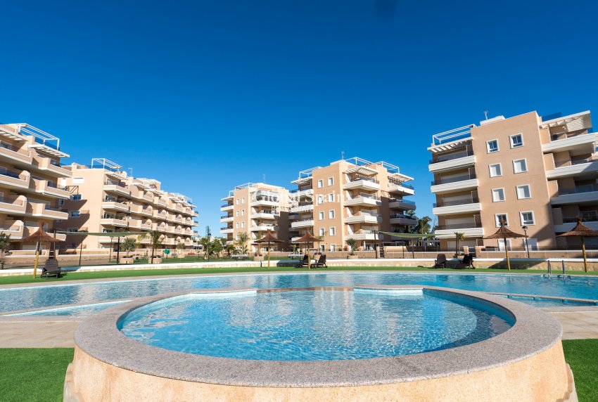 Resale - APARTMENT -
GUARDAMAR DEL SEGURA - El Raso