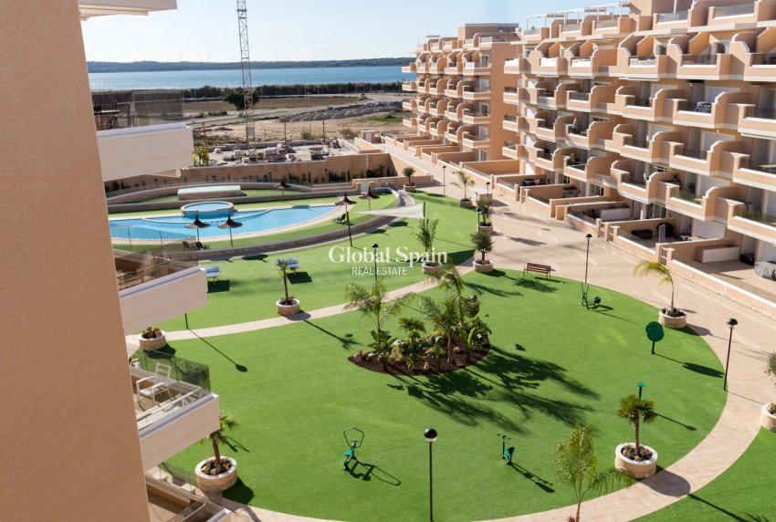 Resale - APARTMENT -
GUARDAMAR DEL SEGURA - El Raso