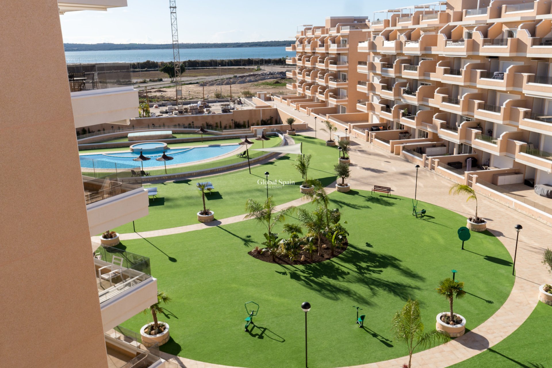 Resale - APARTMENT -
GUARDAMAR DEL SEGURA - El Raso