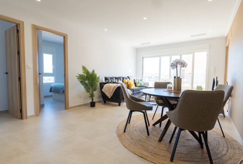 Resale - APARTMENT -
GUARDAMAR DEL SEGURA - El Raso
