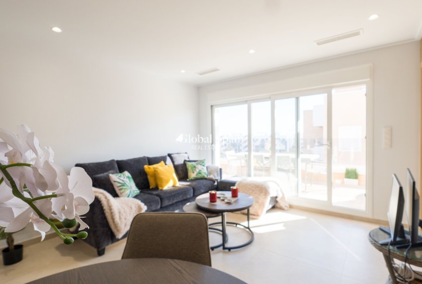 Resale - APARTMENT -
GUARDAMAR DEL SEGURA - El Raso