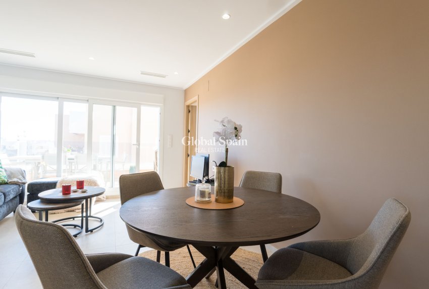 Resale - APARTMENT -
GUARDAMAR DEL SEGURA - El Raso