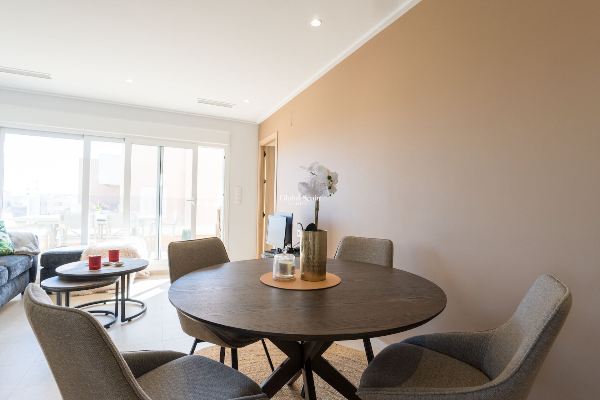 Resale - APARTMENT -
GUARDAMAR DEL SEGURA - El Raso