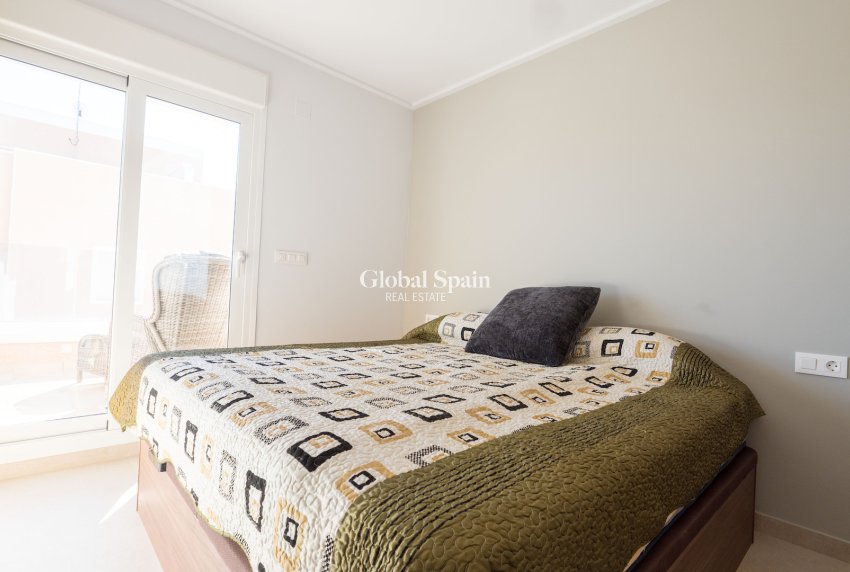 Resale - APARTMENT -
GUARDAMAR DEL SEGURA - El Raso