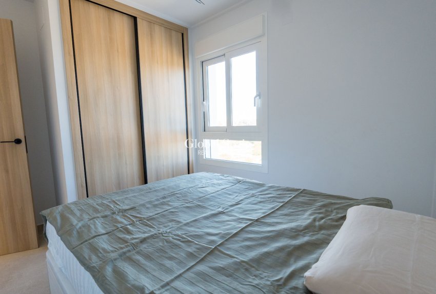 Resale - APARTMENT -
GUARDAMAR DEL SEGURA - El Raso