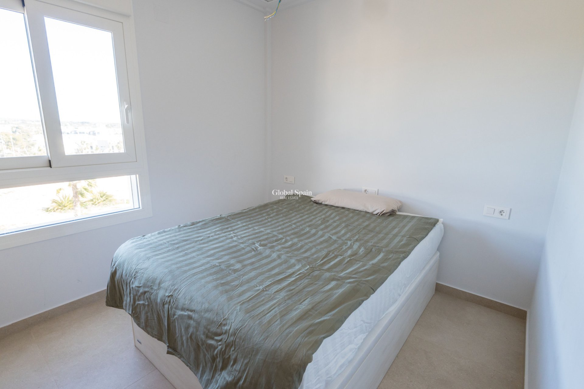 Resale - APARTMENT -
GUARDAMAR DEL SEGURA - El Raso