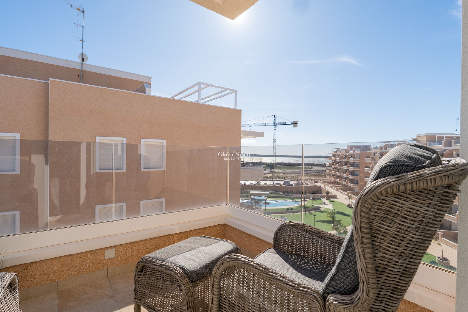 Resale - APARTMENT -
GUARDAMAR DEL SEGURA - El Raso