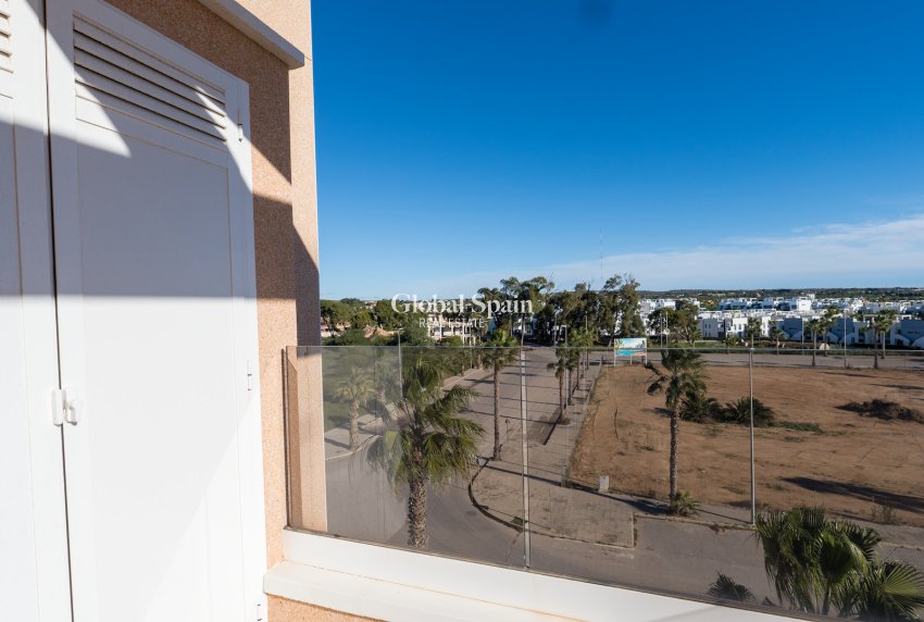 Resale - APARTMENT -
GUARDAMAR DEL SEGURA - El Raso