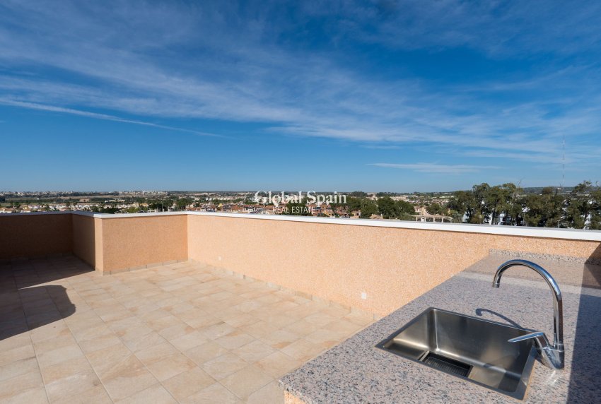 Resale - APARTMENT -
GUARDAMAR DEL SEGURA - El Raso