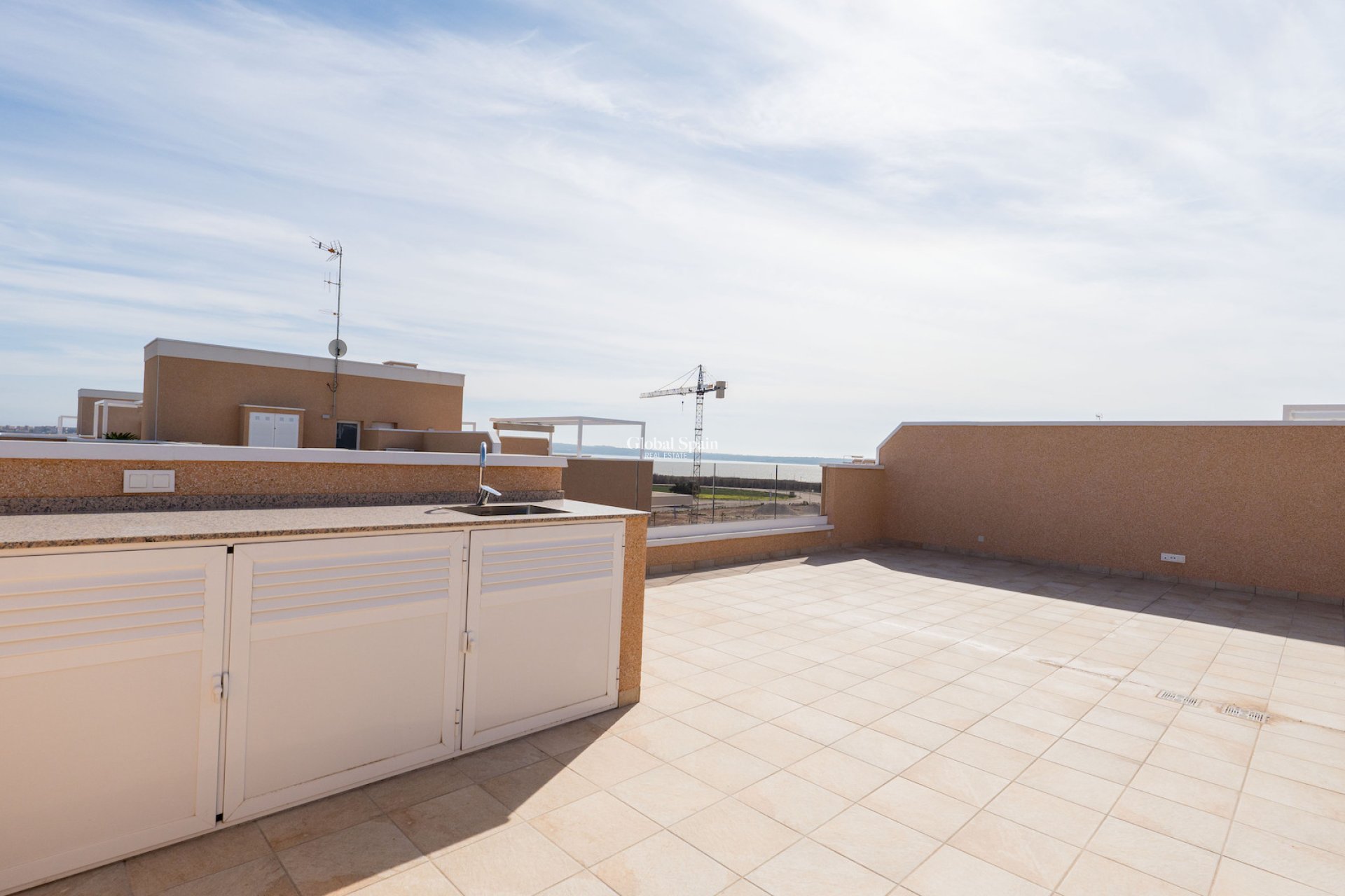 Resale - APARTMENT -
GUARDAMAR DEL SEGURA - El Raso