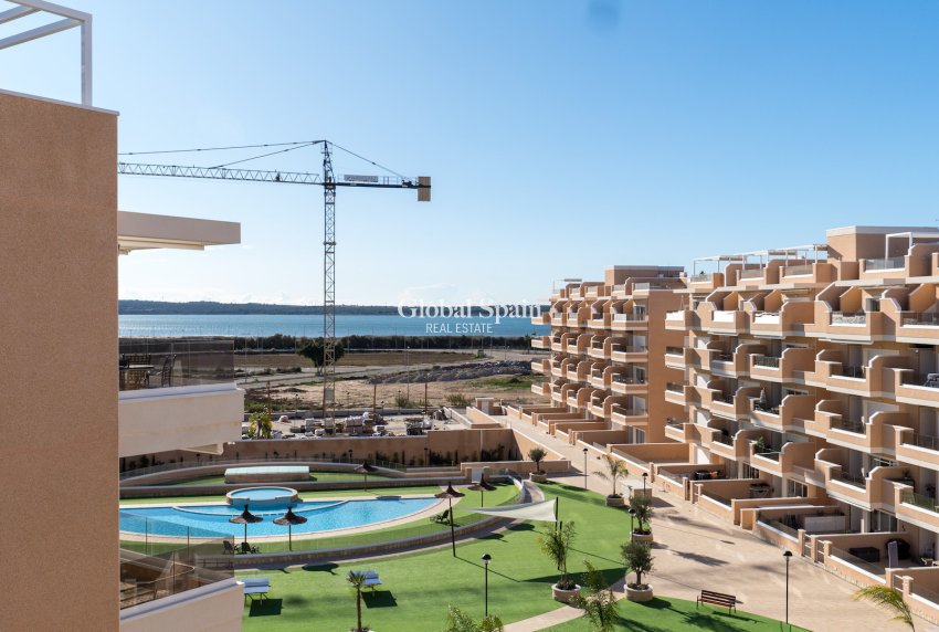 Resale - APARTMENT -
GUARDAMAR DEL SEGURA - El Raso