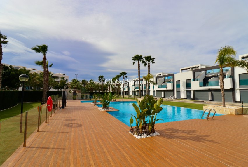 Resale - APARTMENT -
GUARDAMAR DEL SEGURA - Guardamar - El Raso