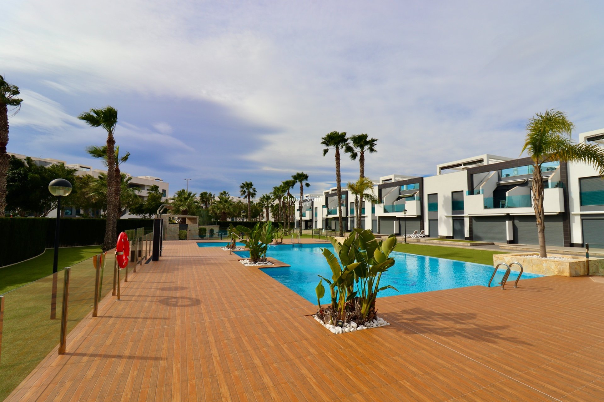 Resale - APARTMENT -
GUARDAMAR DEL SEGURA - Guardamar - El Raso