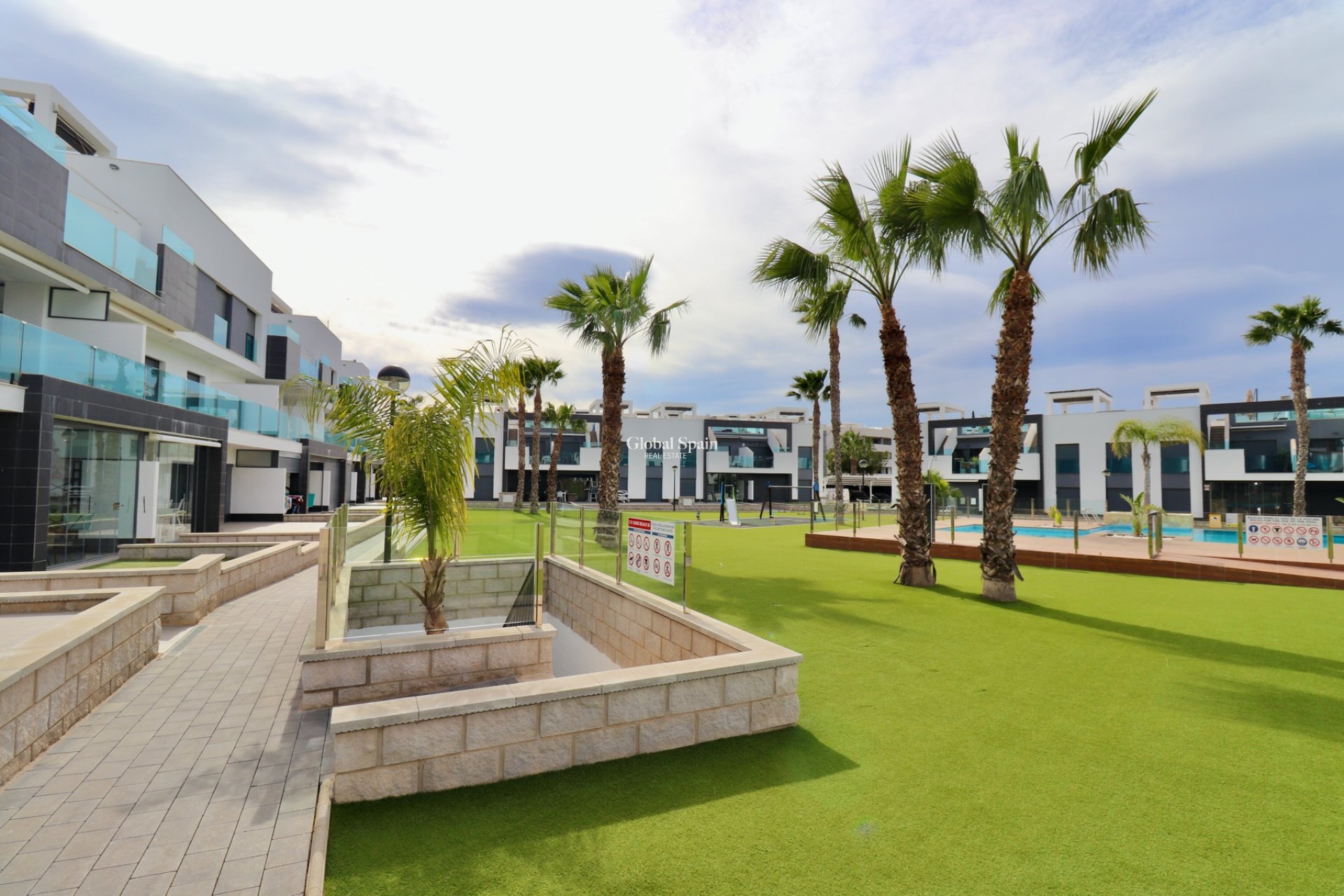 Resale - APARTMENT -
GUARDAMAR DEL SEGURA - Guardamar - El Raso