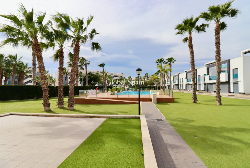 Resale - APARTMENT -
GUARDAMAR DEL SEGURA - Guardamar - El Raso